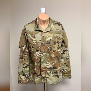 New- US Army Combat Uniform Coat- Small/Long